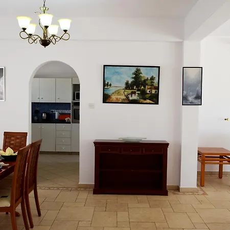 Mia Villa Ajía Nápa
